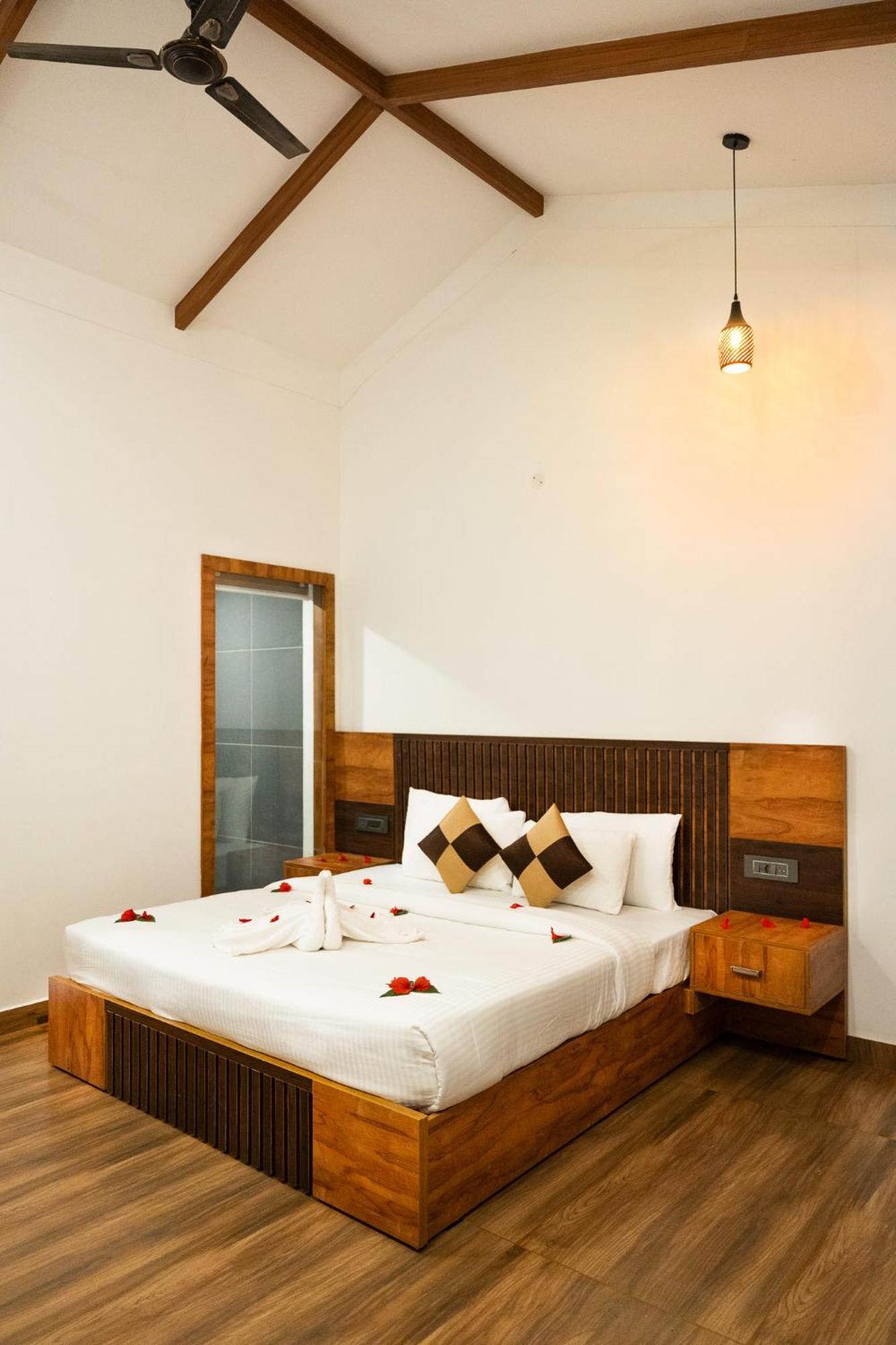 Tealawn Pool Villa, Munnar Buitenkant foto